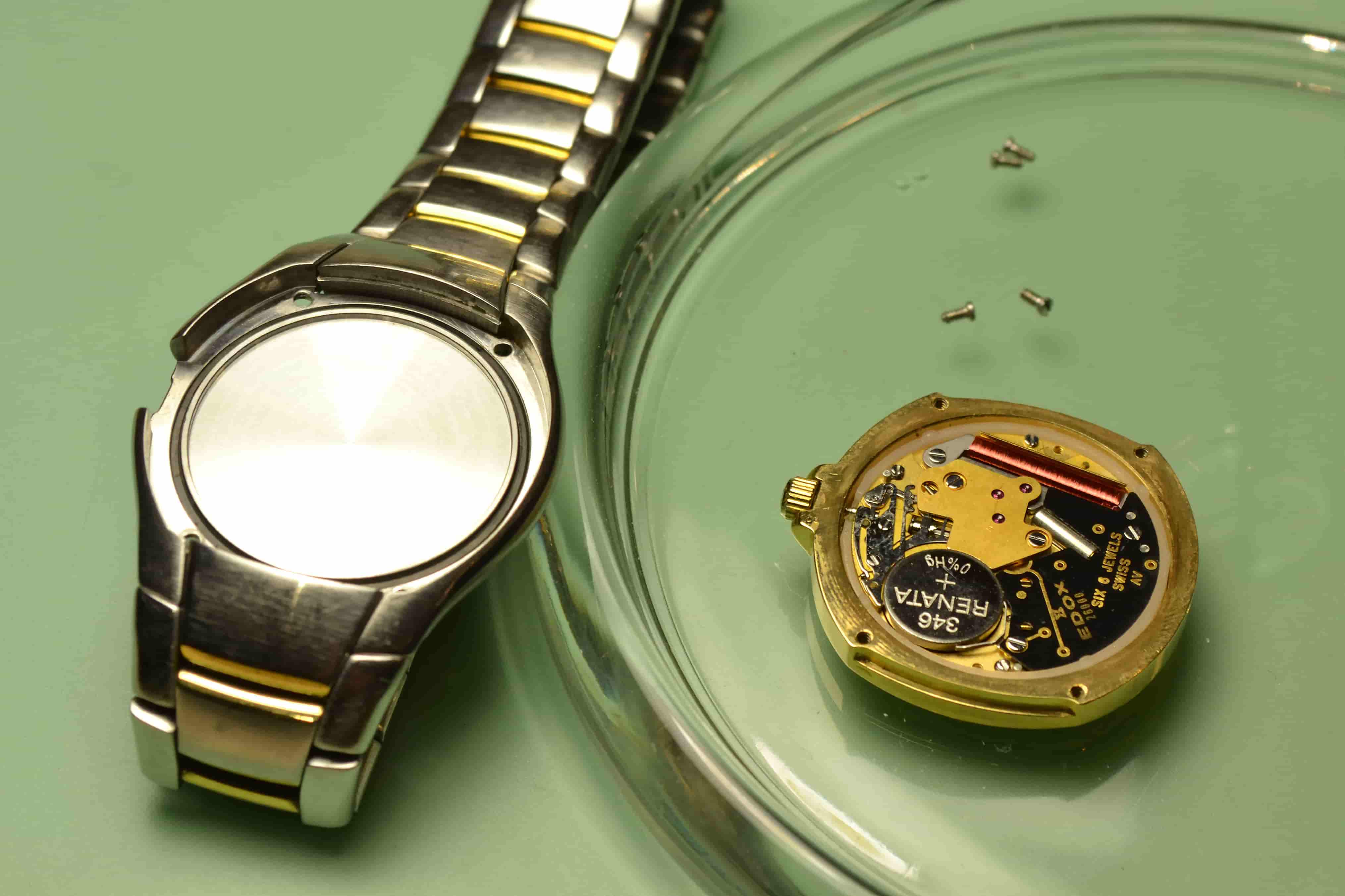 Чистка часовых контактов